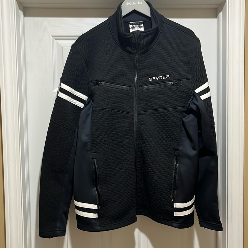Men’s spyder core zip jacket size large pilled